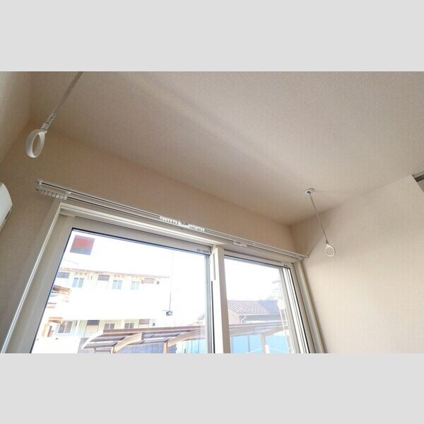 サニークレスト102号室 室内物干し