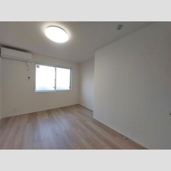 シャイングレイス102号室 洋室②(別角度)