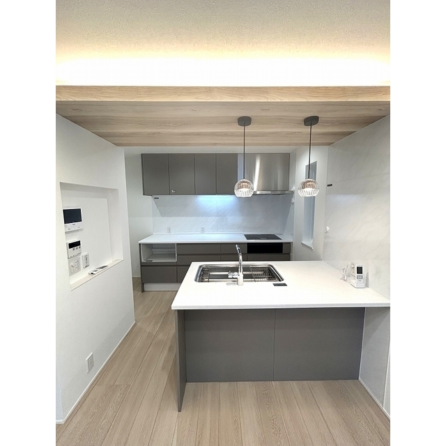 文京区小石川１丁目戸建 2025年9月撮影　キッチン約3.7帖