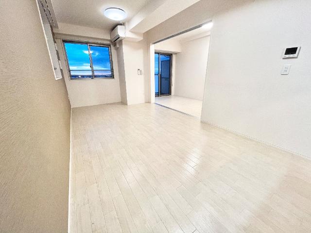 ネオブロッサム1005号室 リビング