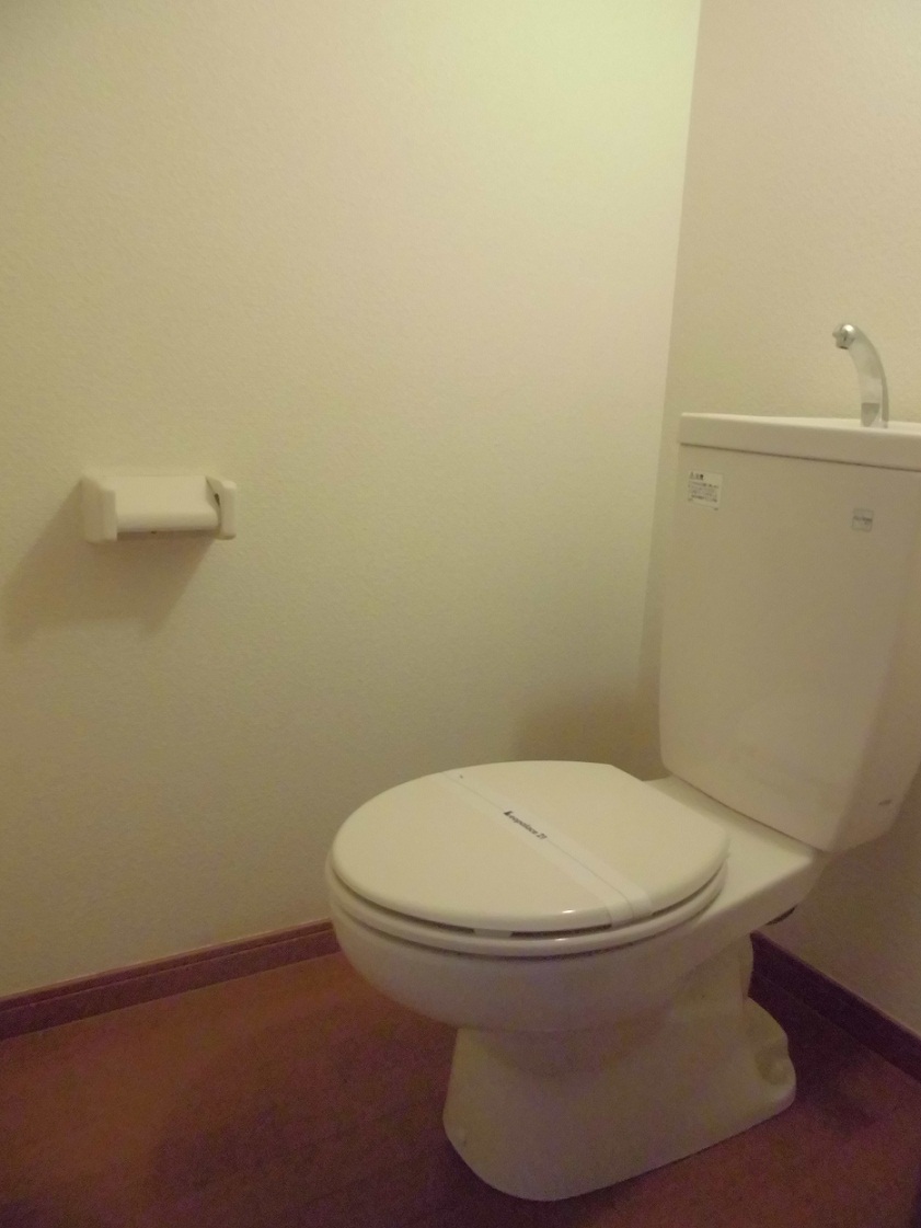 レオパレスＢｌｏｏｍｉｎｇ207号室 バストイレ別