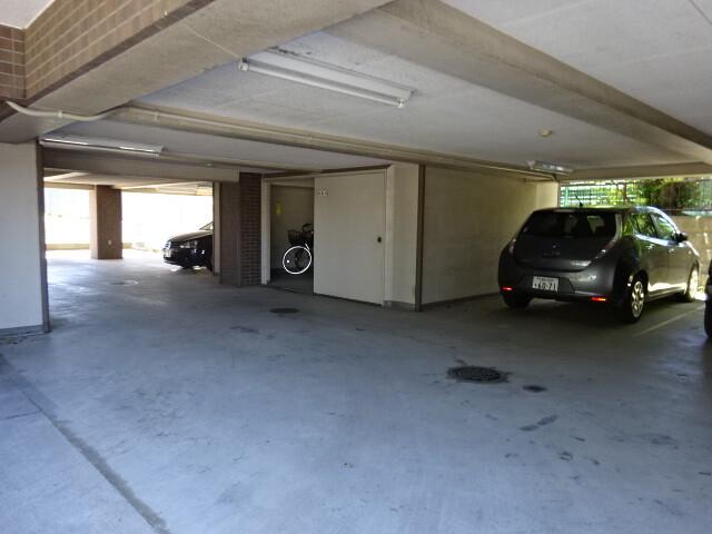 クラブコート・和光 駐車場