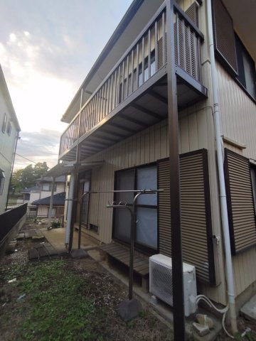 千葉市中央区仁戸名町一戸建て バルコニー、物干し竿付き