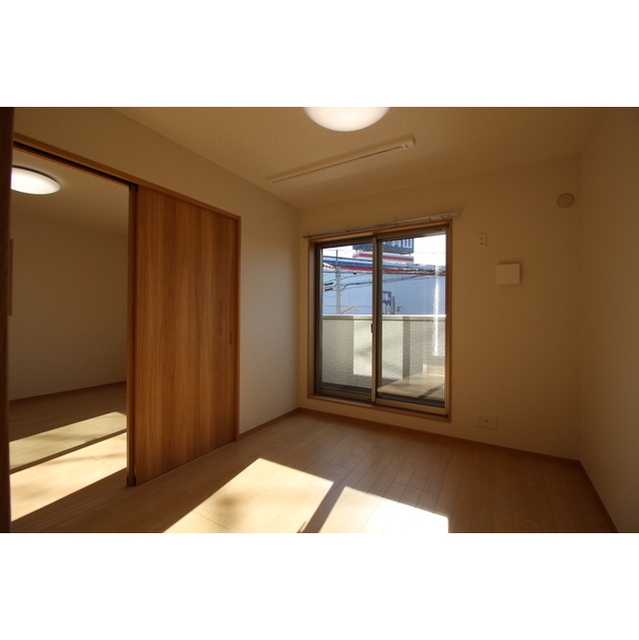 アムール East リビング