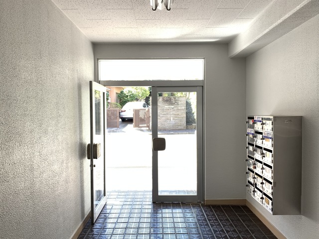 鵠沼岡田ビル0204号室 ロビー