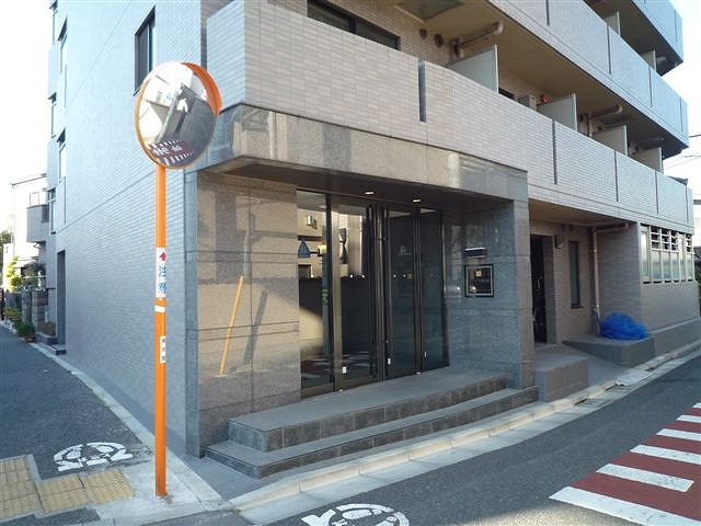 ルーブル豊島園204号室 エントランス