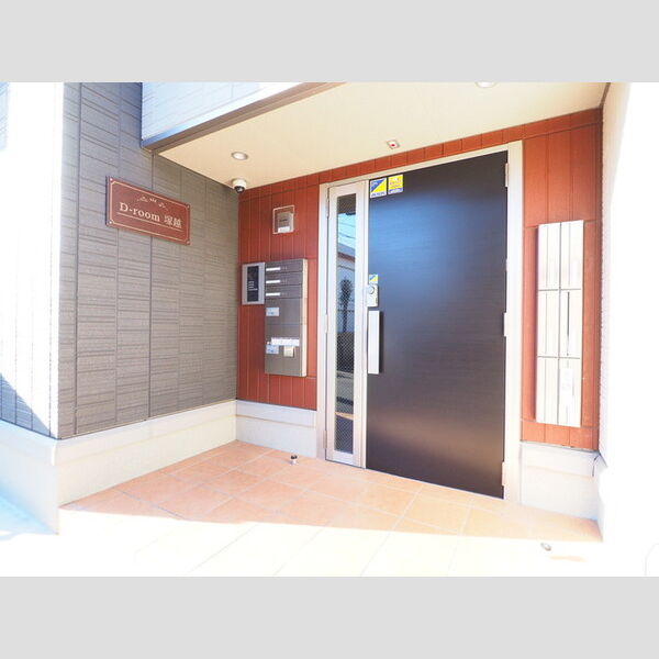 D-room塚越 エントランス(オートロック・集合ポスト・宅配ボックス・防犯カメラ)