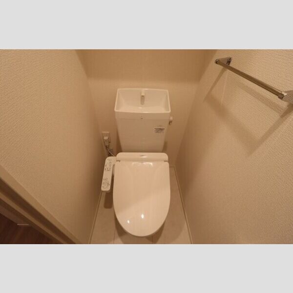 ボヌール305号室 トイレ(温水洗浄暖房便座)