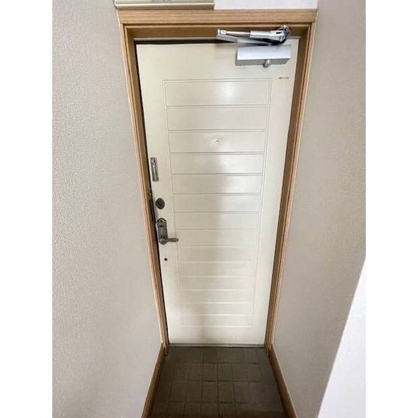 ハイムまことB棟 玄関