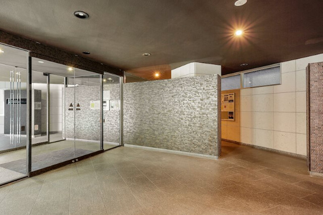 レジディア新宿イーストⅡ2階 エントランス