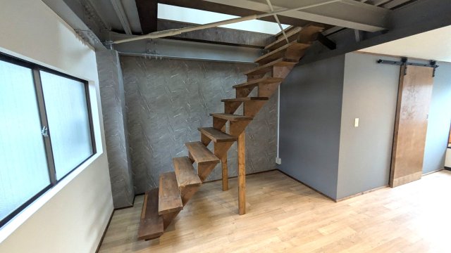 長房町ガレージハウス 内観