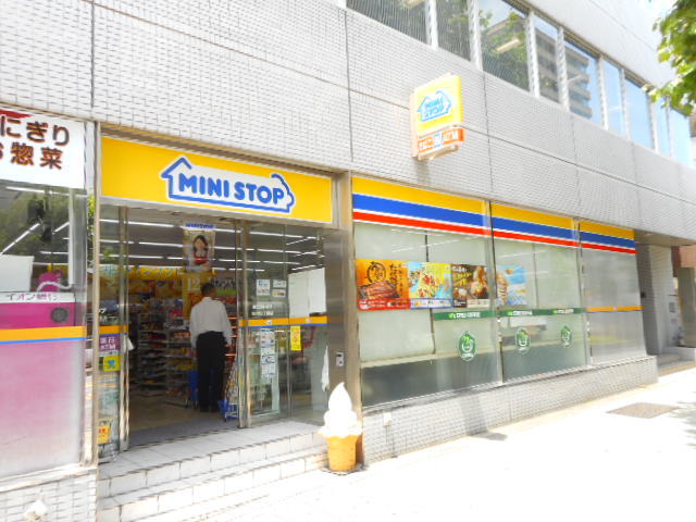 スカイステージ築地0702号室 ミニストップ