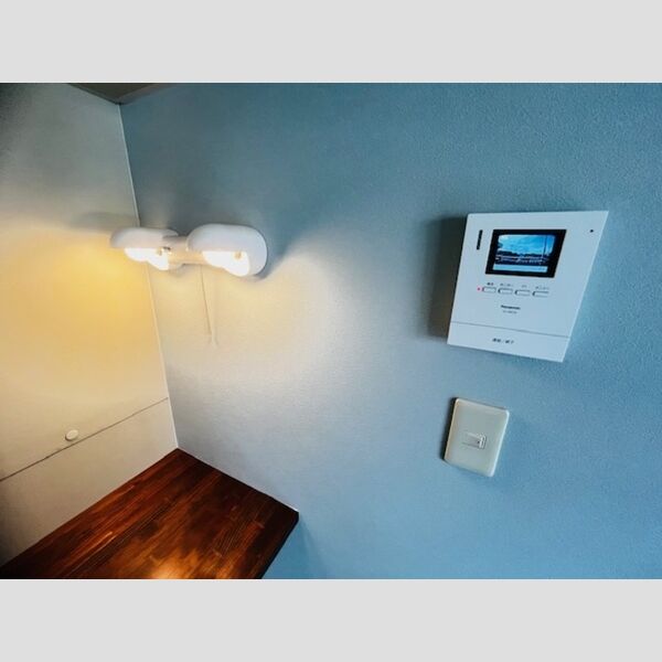 ハイムカメリア105号室 モニター付きインターホン