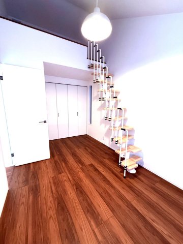 世田谷区三軒茶屋戸建 3階居室①