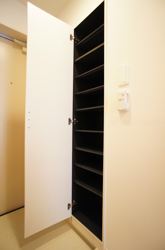 リブリ・Tsurugamine3階 収納