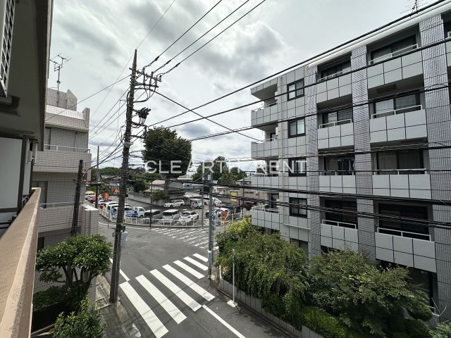 センチュリー西久保3階 暖かな日差しのふりそそぐバルコニー