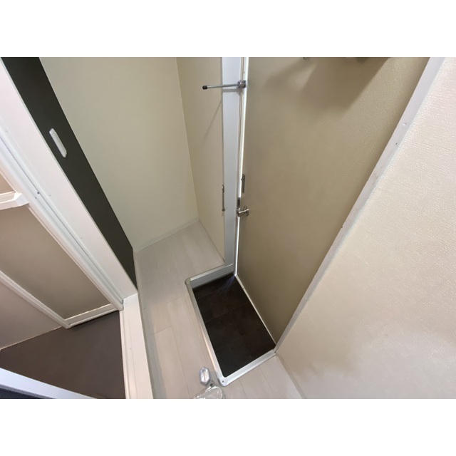 スリーパインズ 玄関