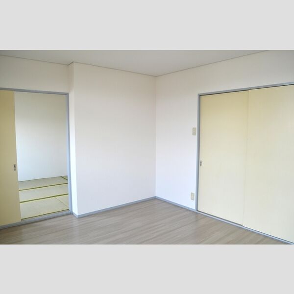 スカイハイツ池田　A201号室 洋室①(別角度)