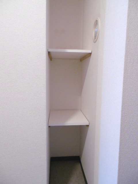ルプティベベ0305号室 玄関収納