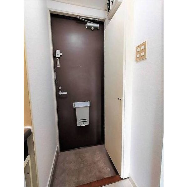 ジュネパレス新検見川第01 玄関