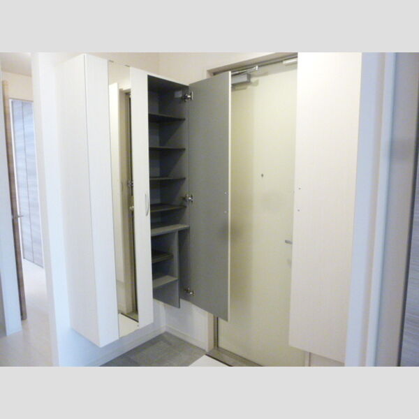 リビングNK原木中山201号室 トールシューズBOX