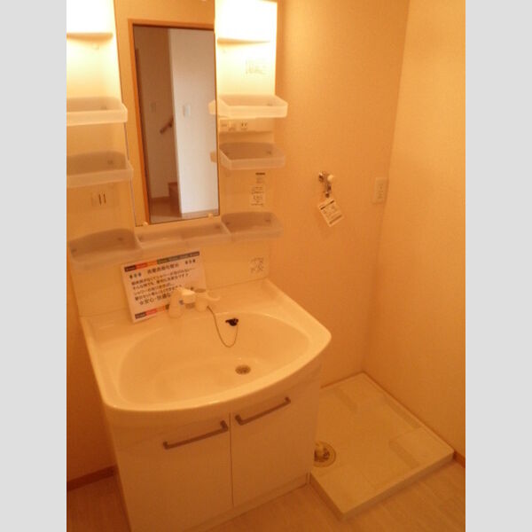 ポート・ルピナス　A棟 洗髪洗面化粧台・洗濯機置場