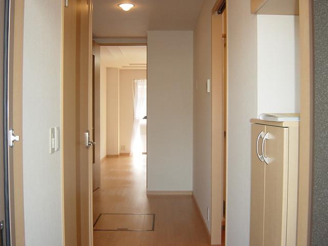 ペティハウス弐番館 広い廊下