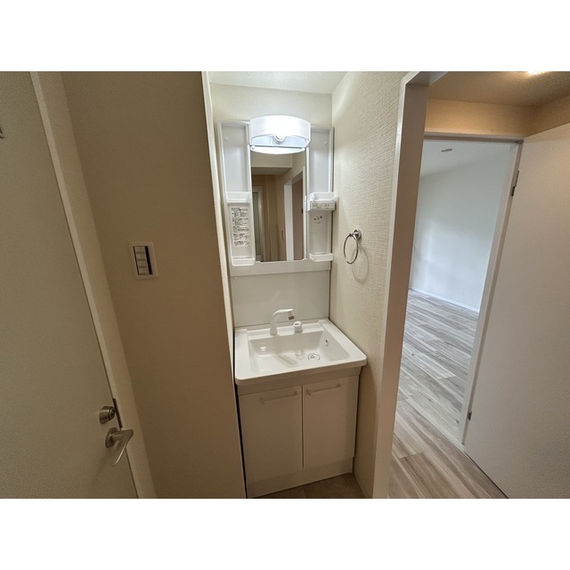 サリジェ志村公園302号室 内観