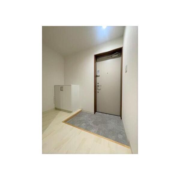 メゾンドフィナンシェ1号室 玄関