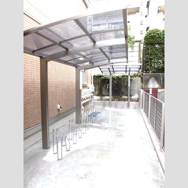 シュテルンハイム102号室 駐輪場