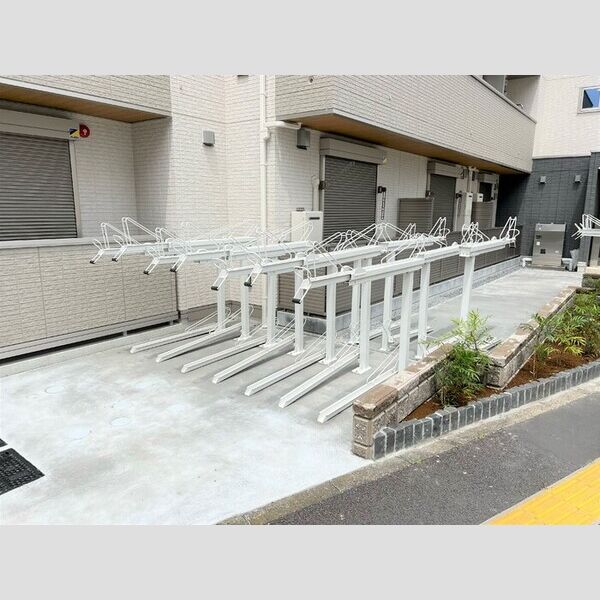 セレスティア大谷田103号室 駐輪場