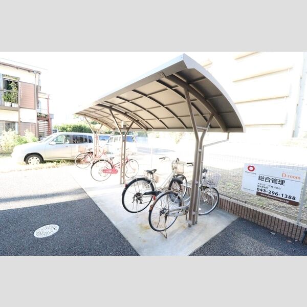 ブランシュ 駐輪場