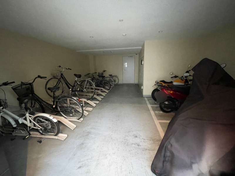 SHOKEN Residence横浜野毛山公園2階 駐輪場