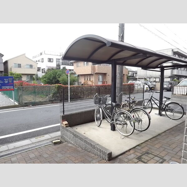 ジュネス 駐輪場