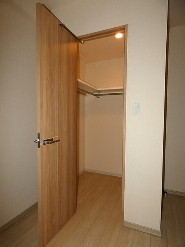 ライオンズ横浜新子安ハーバーコート 洋室約6.3畳　ウォークインクロゼット