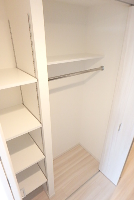 グランド・ガーラ川崎西口8階 大容量クローゼット