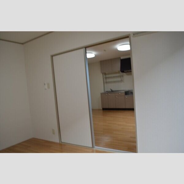 メゾンドォ渕谷　ABB301号室 同建物別部屋の参考画像