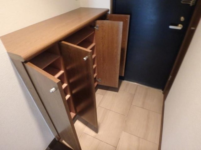 目黒青葉台グランドハイツ 靴入