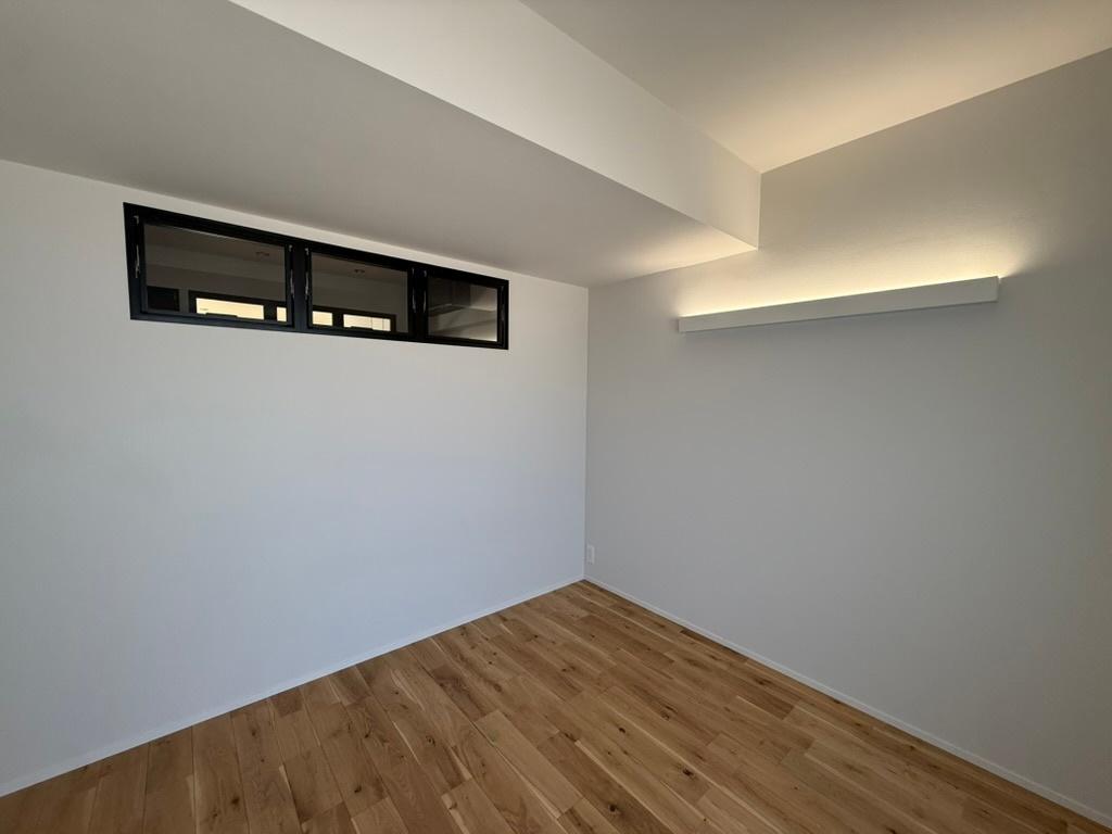 ユニハイム鎌倉407号室 寝室も間接照明つき