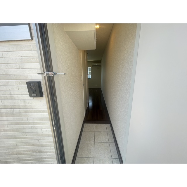 サニーグレイス国立205号室 玄関