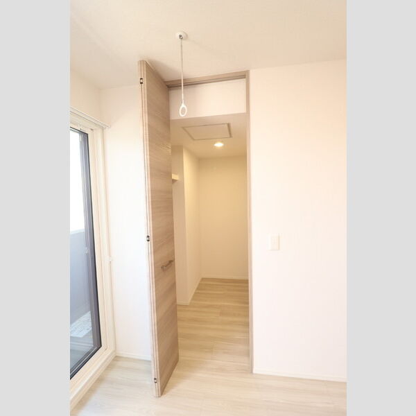 D-comodo深大寺北町301号室 ウォークインクローゼット