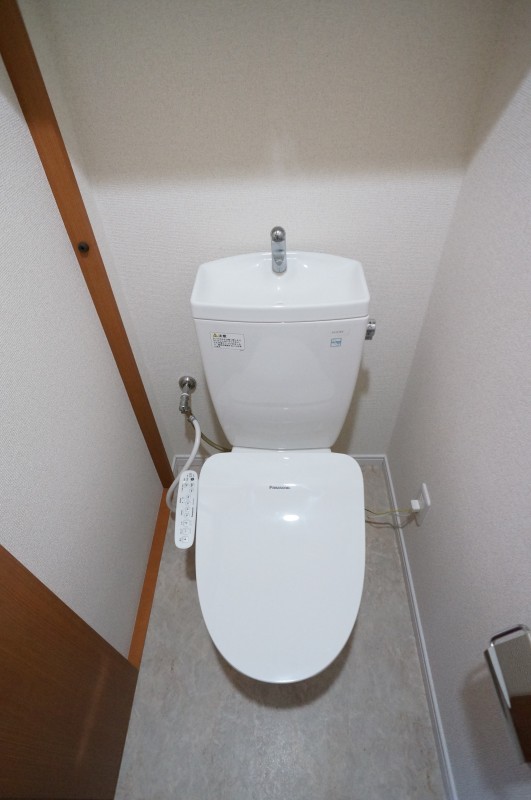 リリエンベルグ目白壱番館2階 トイレ