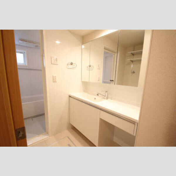 カーサ青井 広々で使いやすい、洗髪洗面化粧台