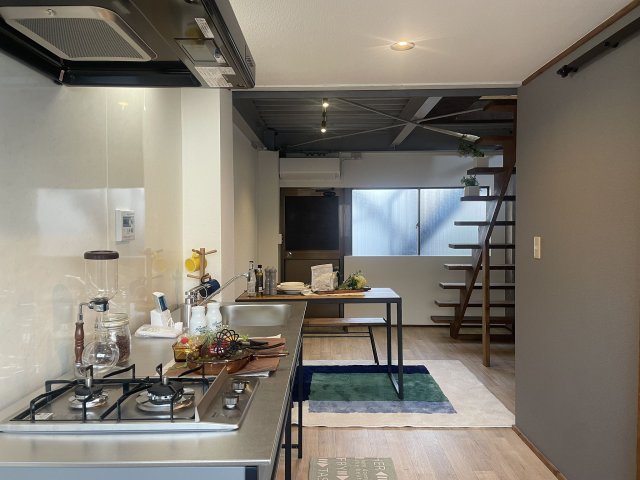 長房町ガレージハウス リビング