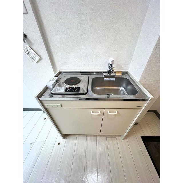 リアナ世田谷アパートメント103号室 電気コンロ（1口）