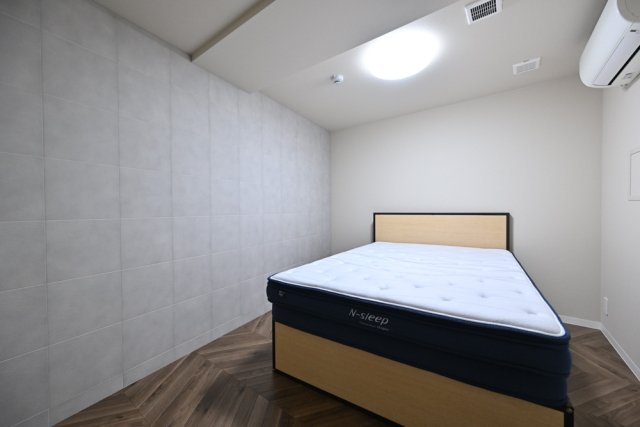 Apartment小石川後楽園1階 洋室2/家具・小物はイメージです 