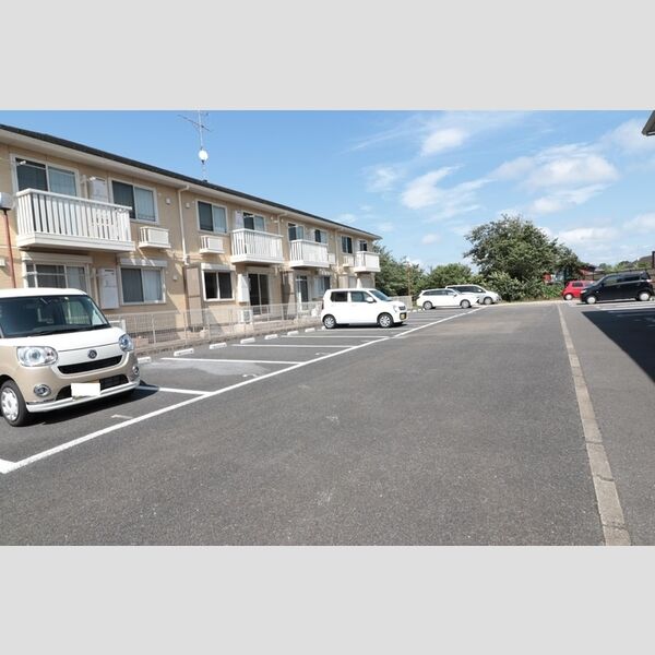 サンアベニューⅡ 駐車場