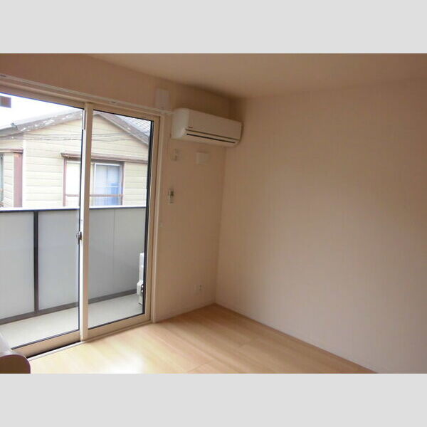 ウィスタリア 7 室内