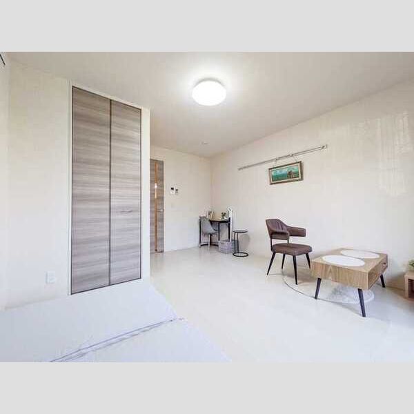 ヴェルサン調布101号室 居室