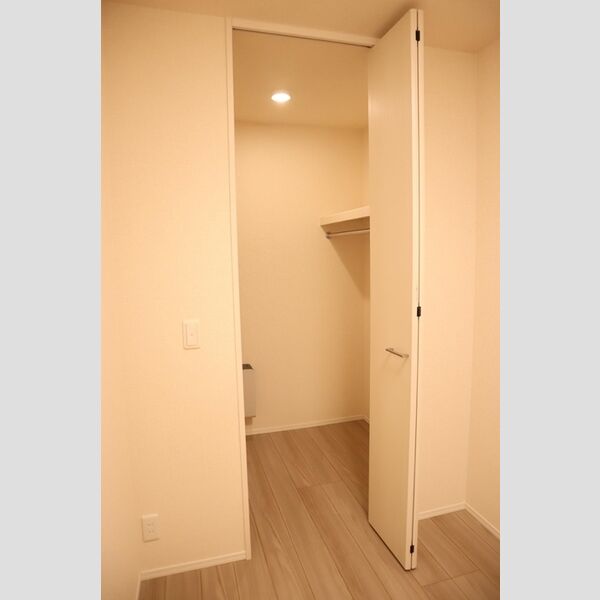 ルミエール102号室 ウォークインクローゼット